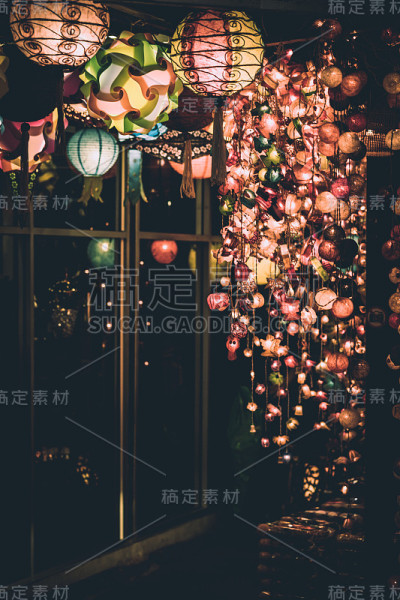 五颜六色的灯笼在古老的街道，唐人街曼谷，泰国