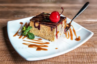 美味的樱桃芝士蛋糕