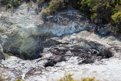 水在香槟池沸腾- Wai-O-Tapu，新西兰