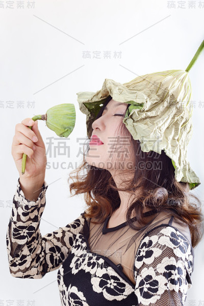 女人吃替代翻译