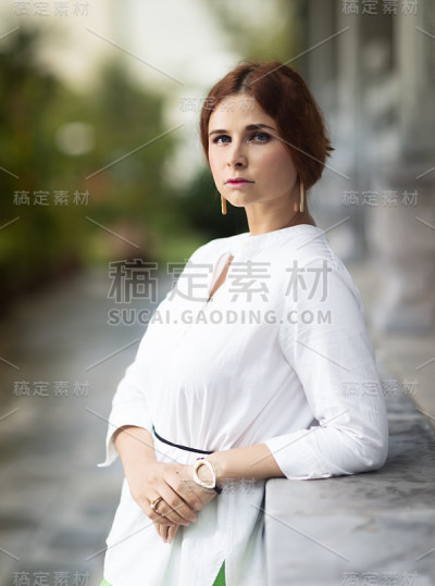 一个美丽女人的肖像