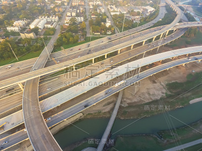 航空州际I-10，北I-45高速公路堆叠立交东北休斯顿，德克萨斯州