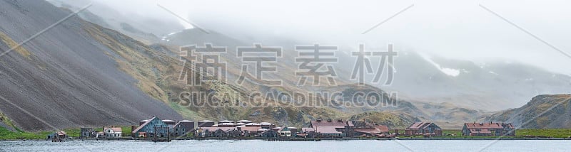 斯特罗姆内斯以前是南大西洋南乔治亚岛北海岸的捕鲸站。它的历史意义在于它代表了1916年欧内斯特·沙克