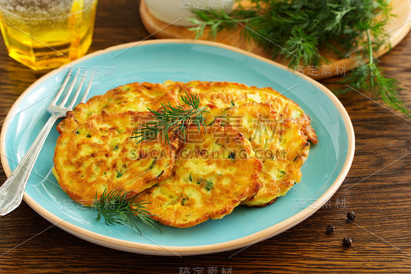 西葫芦蔬菜馅饼。