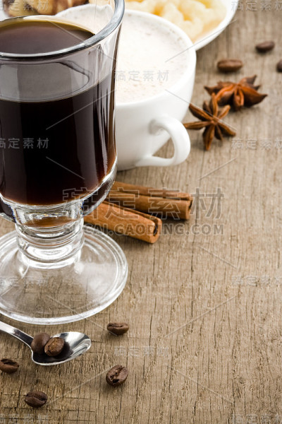 一杯加糖的咖啡