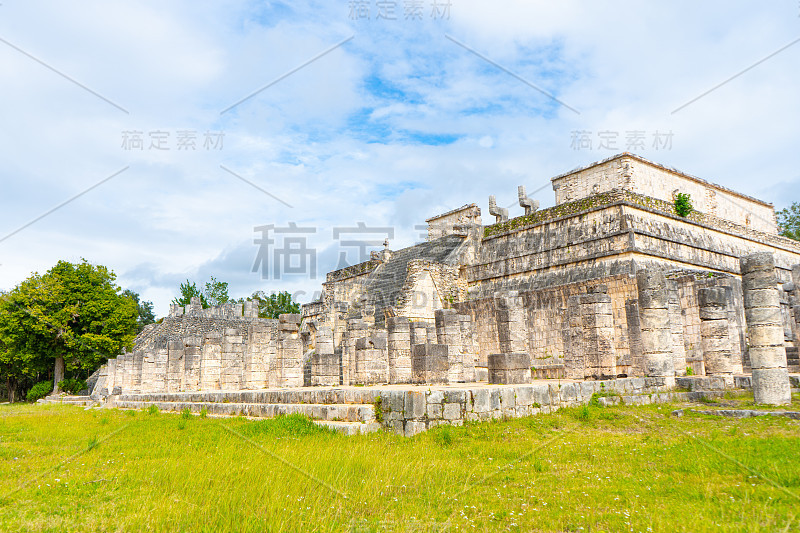 勇士神庙(Templo de los Guerreros)建筑群。奇琴伊察考古遗址。古玛雅文明的建筑