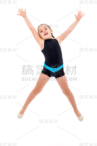 女孩练习和做艺术体操的肖像，白色的背景。