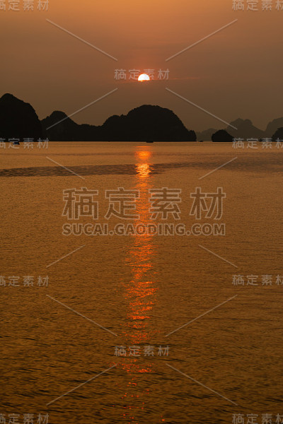 越南下龙湾的日落