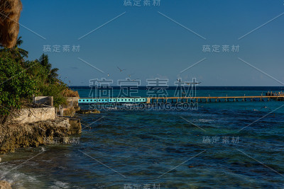Mujeres岛的海上码头。