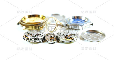 在木制或白色的机器上工作数小时