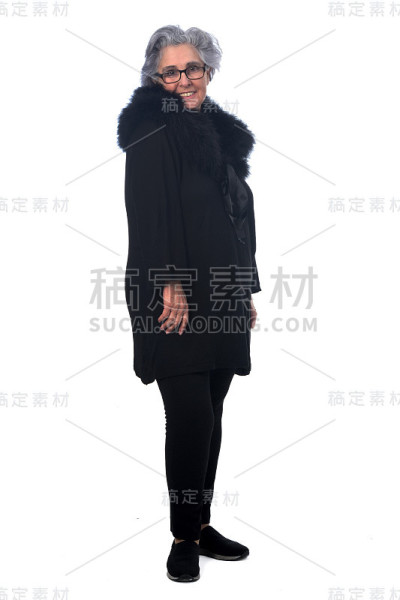 一位年长女性的肖像