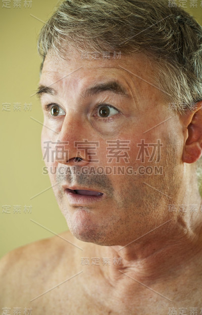吓了一跳裸体男人