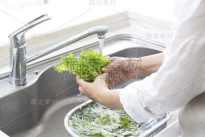 洗生菜