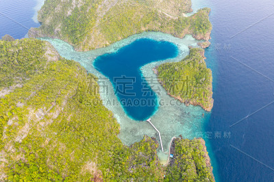 拉贾安帕心形泻湖鸟瞰图