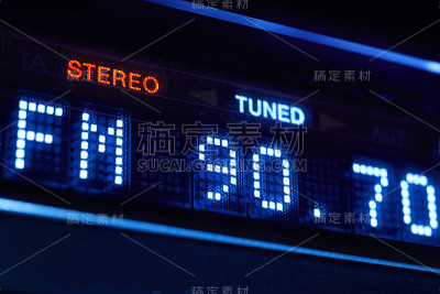 调频调谐器无线电显示。立体声数字频率电台调谐