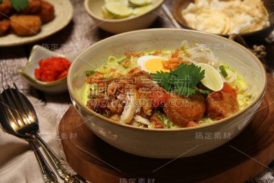 棉兰鸡汤，来自北苏门答腊岛棉兰的鸡肉椰子汤