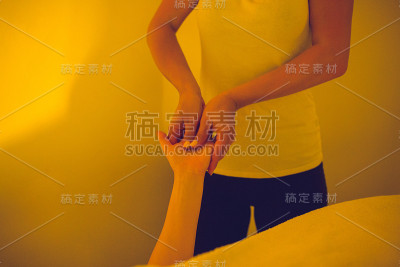 手按摩