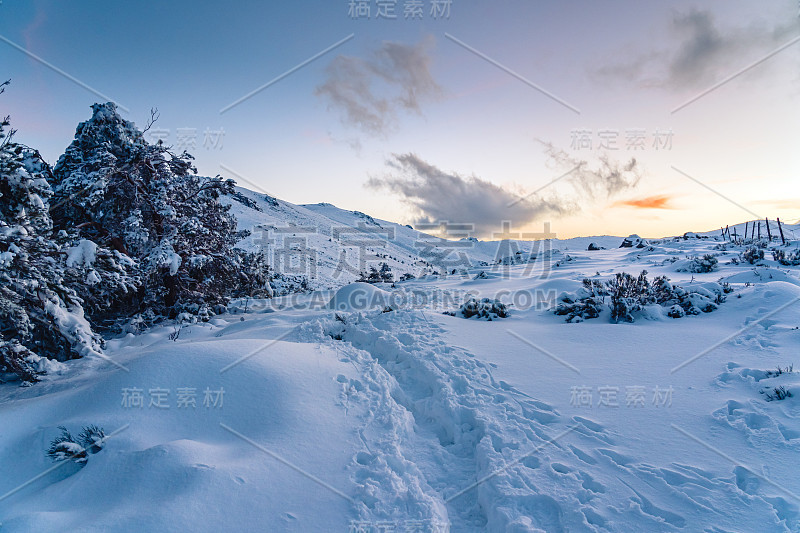 雪山路附近有栅栏