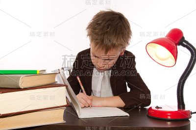 男孩是教训