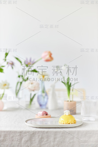 春天的餐桌装饰