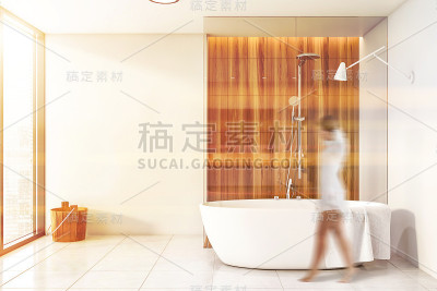 女人走进白色浴室，浴缸和淋浴