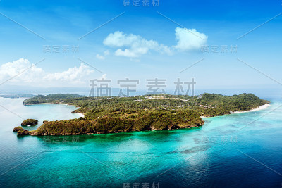 热带岛屿美丽的海湾鸟瞰图。长滩岛,菲律宾。