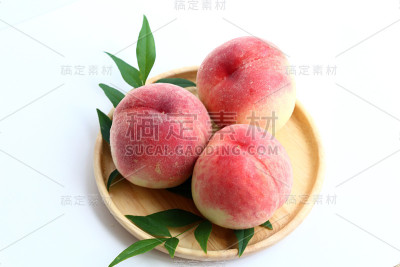 新鲜的桃子