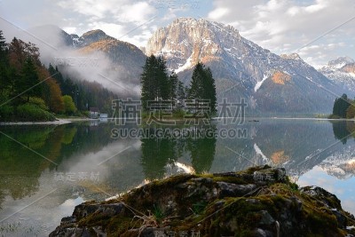 珍宝湖