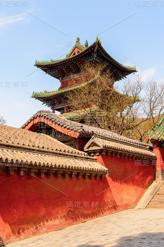 在正宗少林寺(少林寺)的宝塔，一个禅宗佛教寺庙。联合国教科文组织世界遗产