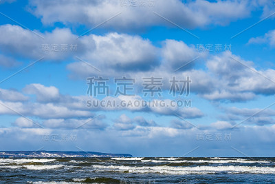 冬季波罗的海沿岸的波浪