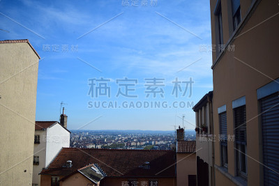 房屋之间的城市景观