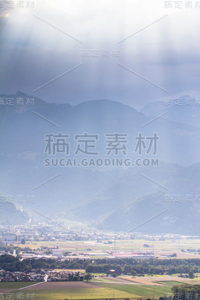 阿尔卑斯山田园诗般的景色