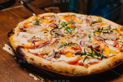 美味的肉披萨