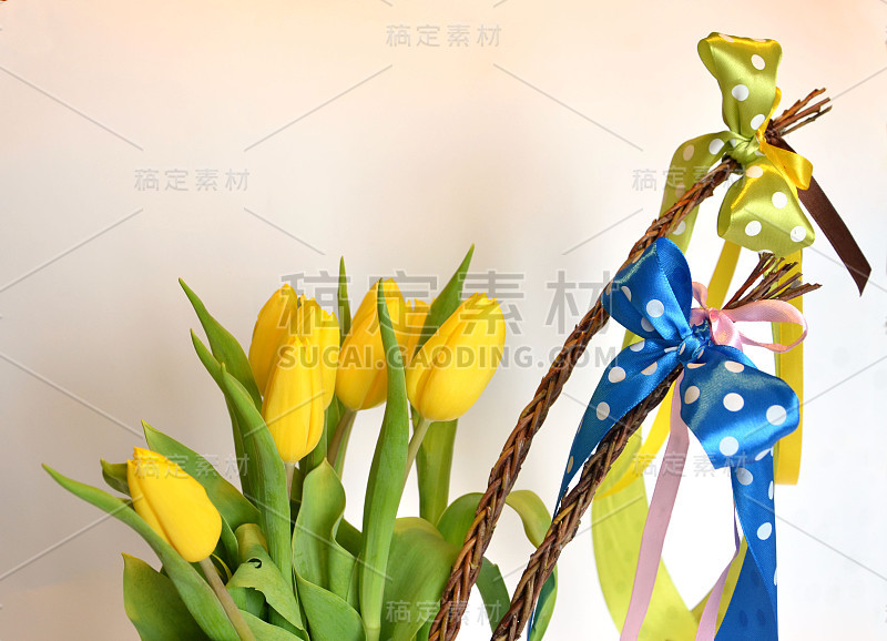 春天的作文:两根复活节的鞭子和一束黄色的郁金香