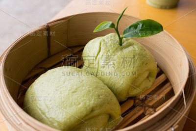 绿茶包子。香喷喷的好吃。