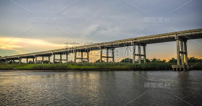 横跨恐惧角的桥