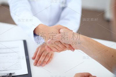 伙伴关系、信任和医德理念