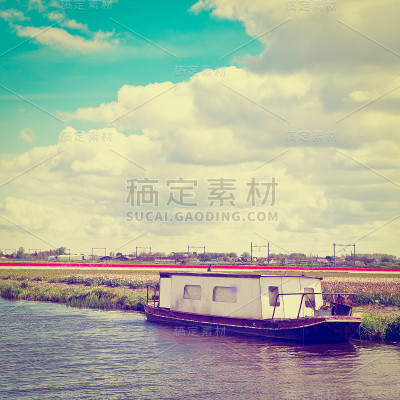 驳船