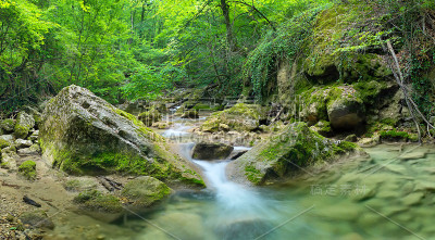 峡谷
