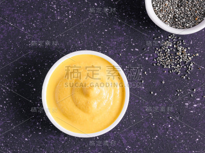 素食奶油切达干酪酱加奇亚籽