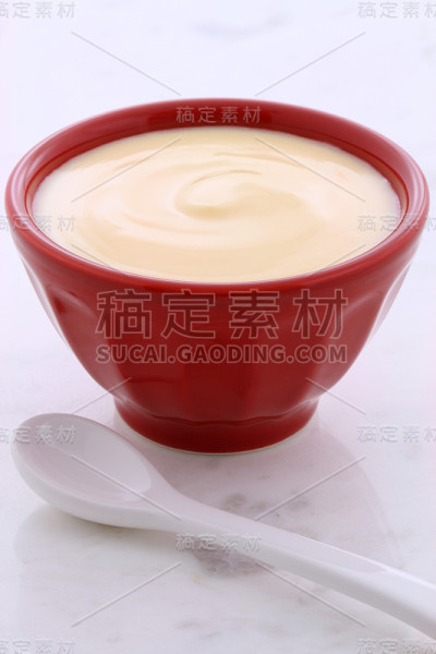 新鲜的香蕉酸奶