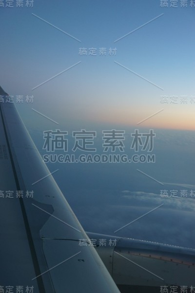 飞机上的云海
