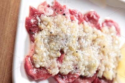 生牛肉