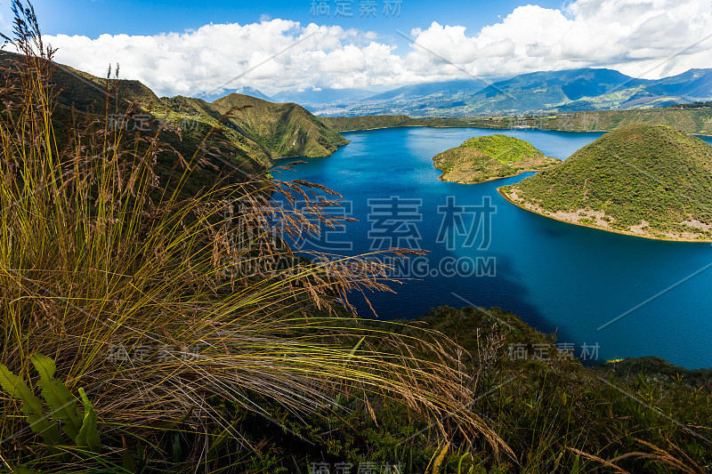 Cuicocha，美丽的蓝色泻湖