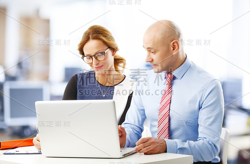 团队合作在办公室