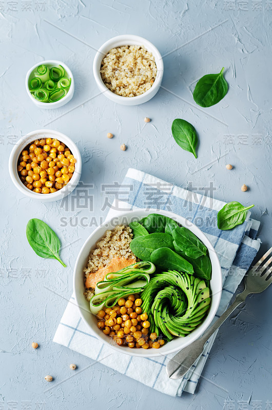 烤鹰嘴豆菠菜藜麦牛油果黄瓜佛碗