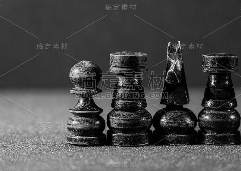 游戏棋盘上棋子的图像黑白风格