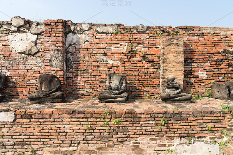 泰国大城府的古代佛像、宝塔和寺庙