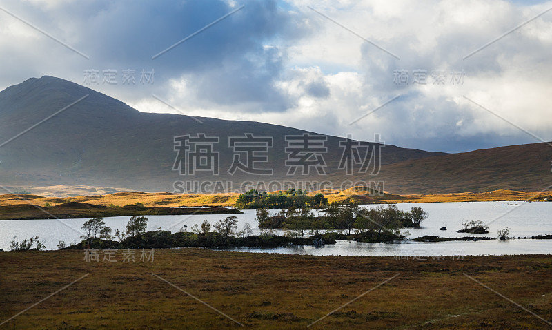 Lochan Na H-Achlaise和Rannoch Moor在Glen Coe