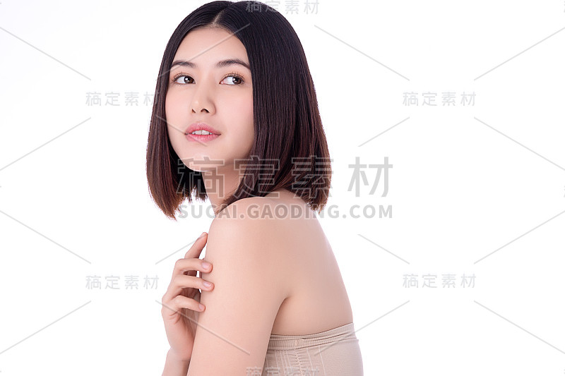 肖像美丽年轻的亚洲女人干净清新裸露的皮肤概念。亚洲女孩美容面部护肤保健，面部护理，完美肌肤，自然妆容